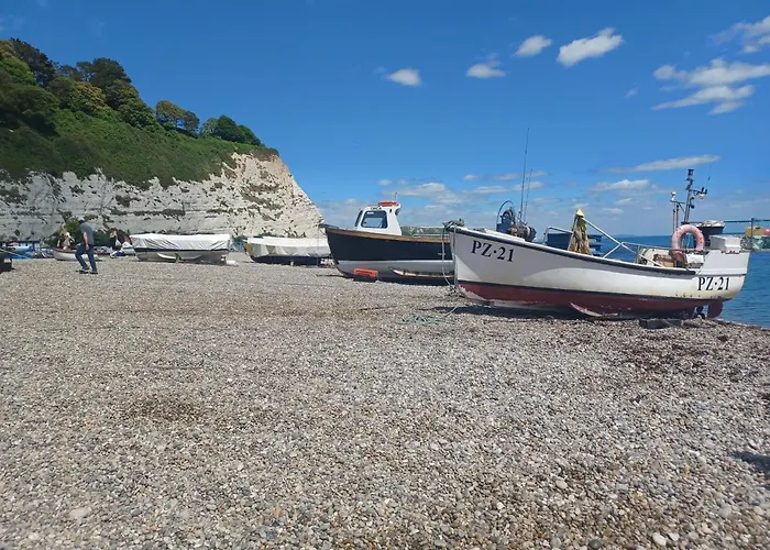 Two Bedroom Apartment Close To The Beach