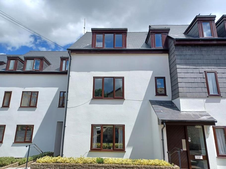 Two Bedroom Close To The *